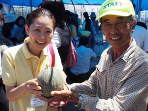 メロン食べ放題ツアーに参加しました！